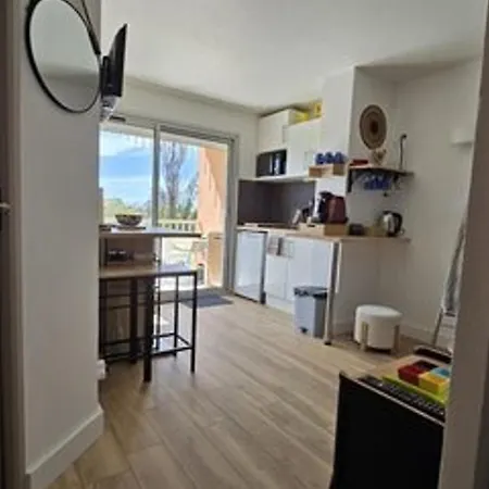 Bord De Avec Parking Et Piscine - Confort Et Commodite - Fr-1-801-4